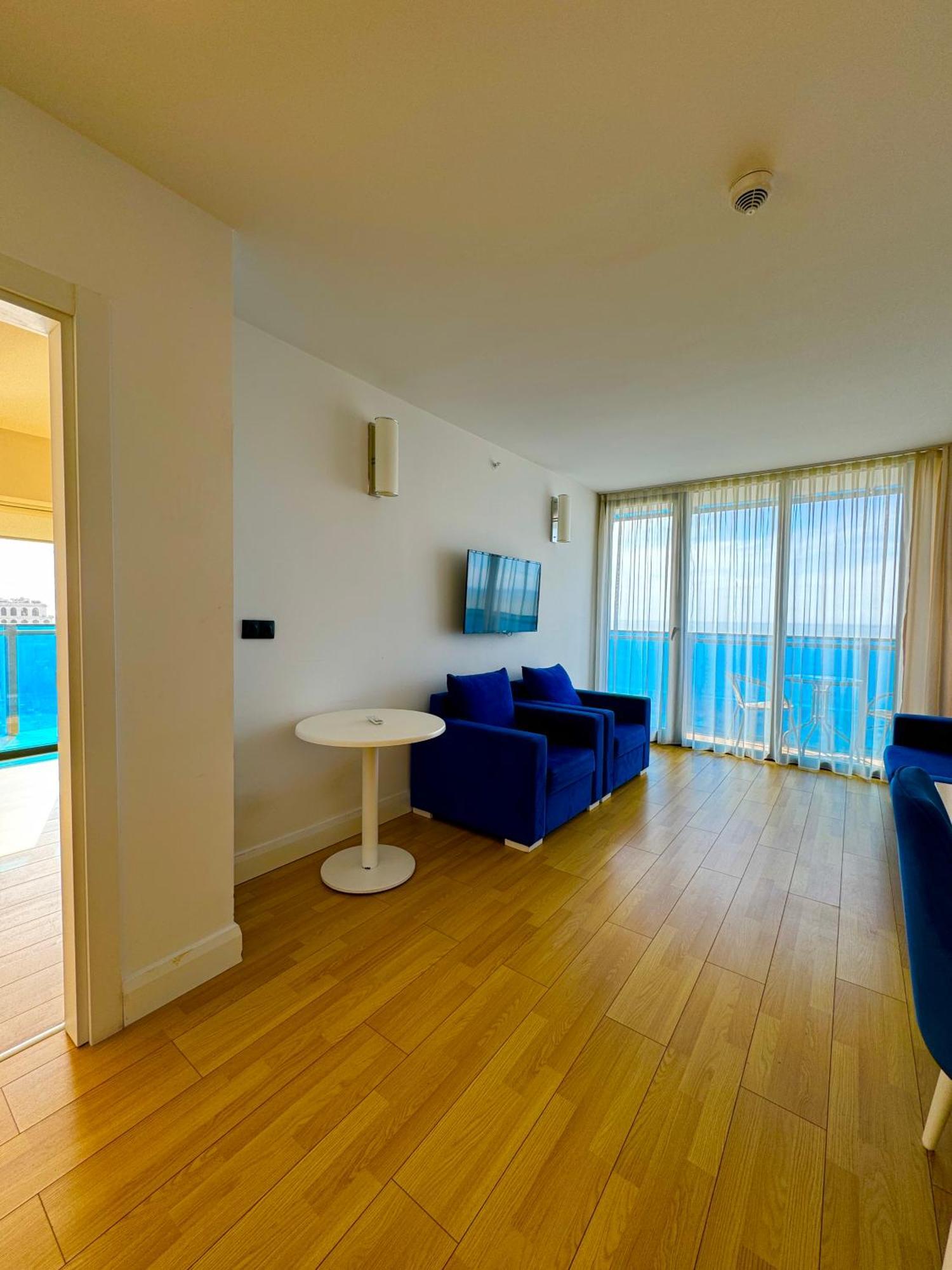 Orbi City Aparthotel Sea View Batumi Exterior foto